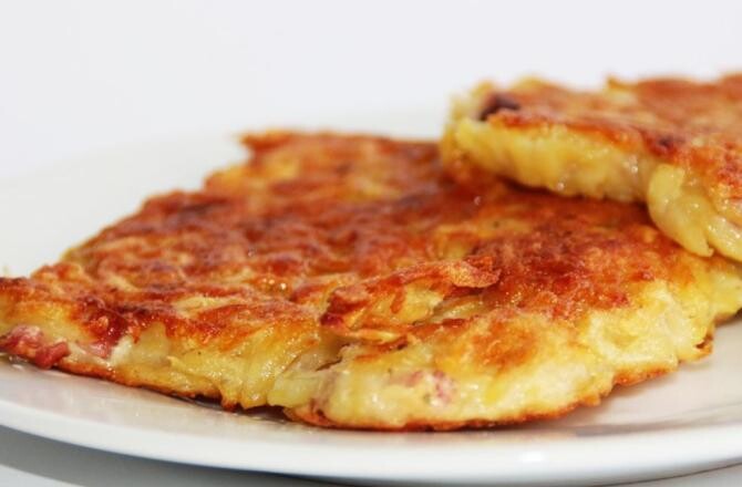 Mâncare rapidă din cartofi: avem nevoie de două ouă și puțin pesmet și cina este gata. Sursa - pixabay.com