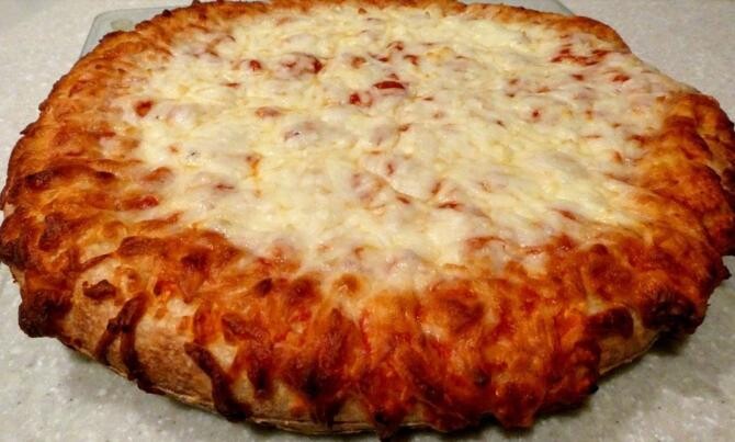 Pizza cu aluat din albușuri, recomandată de nutriționiști, excelentă pentru cei care sunt la dieta! Sursa - pixabay.com