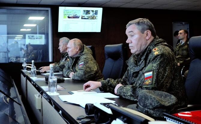 Contraofensivele ucrainenilor îi dau bătăi de cap liderului de la Kremlin. Putin: Plecăm de la principiul că situaţia se va stabiliza / Foto: Kremlin.ru