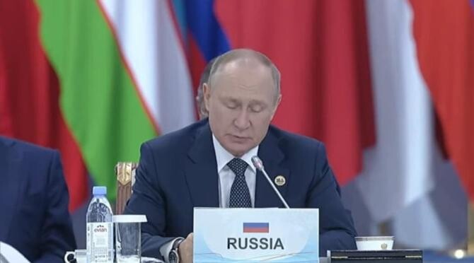 "Ucraina i-a stat în gât lui Putin". Noi speculații legate de sănătatea liderului de la Kremlin. Ce s-a văzut la Summit-ul din Kazahstan / Foto: Captură video Youtube