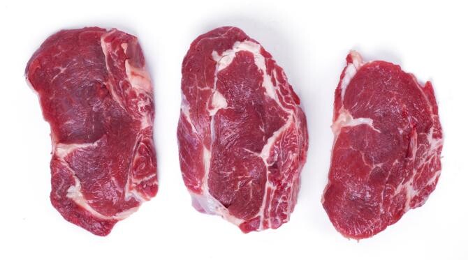 Carnea de vită sintetică arată la fel si are gust asemănător cu cea de origine animală Foto: Freepik