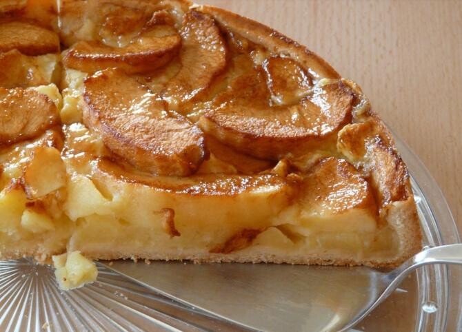 Cea mai simplă și delicioasă plăcintă cu mere -  se topește în gură și se prepară repede. Sursa - pixabay.com