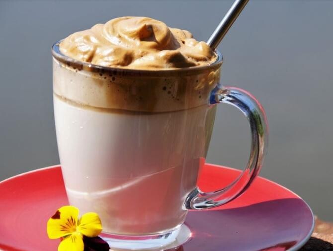 Cum se prepară corect cafeaua instant, astfel încât băutura să fie gustoasă. Trei trucuri eficiente. Sursa - pixabay.com