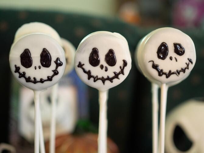 O mamă, îngrozită de ce a găsit în dulciurile pe care le-au primit copiii săi de Halloween / Foto: Pixabay, de LAWJR