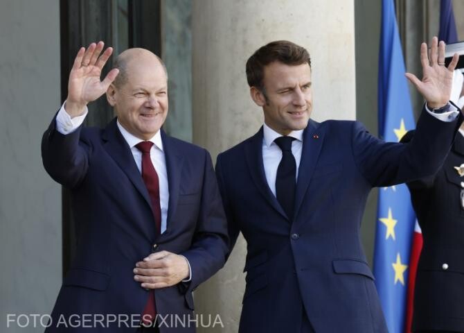 Președintele francez, Emmanuel Macron, alături decancelarul german, Olaf Scholz. Sursa Agerpres