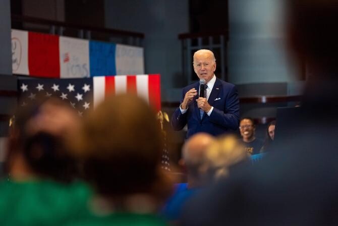 Joe Biden spune că SUA au o "obligaţie morală" să reglementeze mai mult regimul armelor de foc / Foto: Facebook Joe Biden