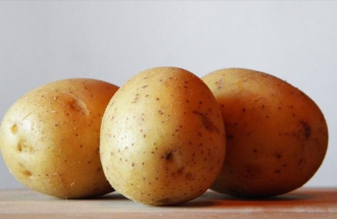 Nu țineți niciodată cartofii în frigider, o greșeală gravă, care vă pune sănătatea în pericol. Sursa - pixabay.com
