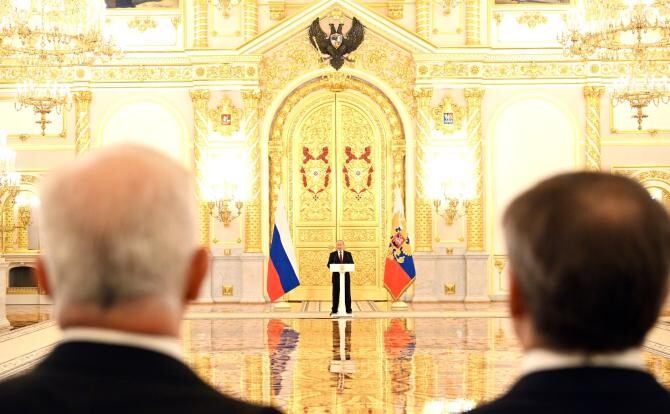 Putin chiar a căzut pe scări? Iată ce se mai spune despre sănătatea lui. Hashtag-ul devenit viral după apariția știrii / Foto: Kremlin.ru