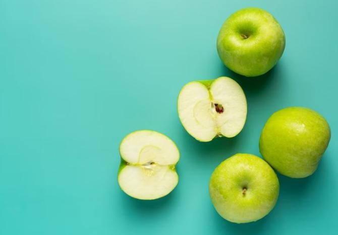 Beneficiile merelor verzi pentru sănătate, pe care nu toată lumea le cunoaște. Ferește-te de eventualele contraindicații. Sursa foto - freepik.com