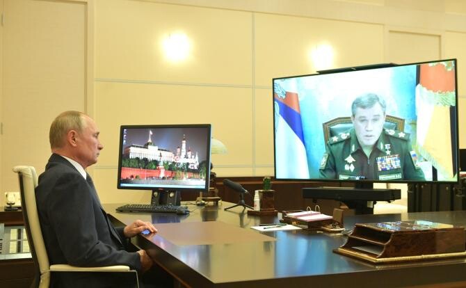 Putin își trimite șoimii în Ucraina. Gherasimov, șeful Statului Major General al Forțelor Armate Ruse, numit la conducerea operațiunilor militare / Foto: Kremlin.ru