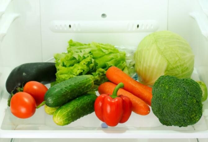 Legumele și fructele din frigider nu vor mai putrezi, trucul cu prosopul de hârtie. Sursa foto: freepik.com