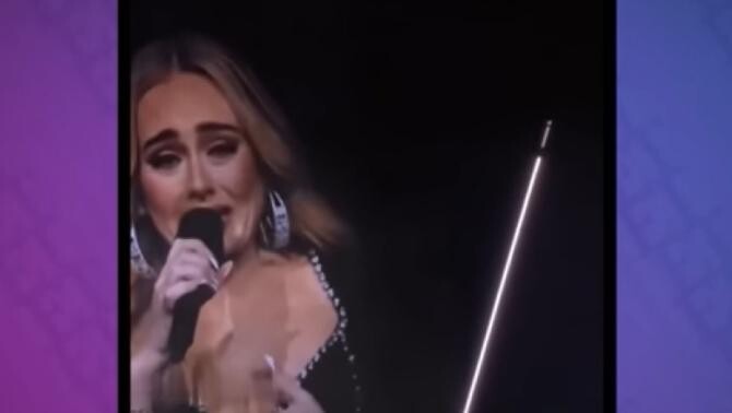 Adele, în lacrimi pe scenă / Foto: captură video YouTube