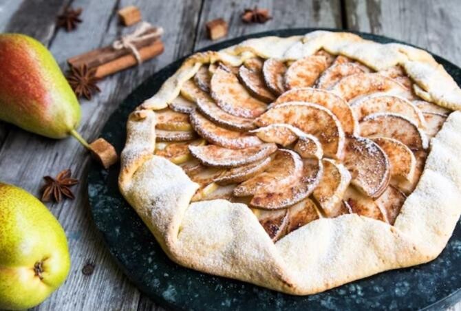 Plăcinta cu mere va fi întotdeauna moale. Iată greșelile pe care le faci fără să-ți dai seama. Sursa foto: freepik.com