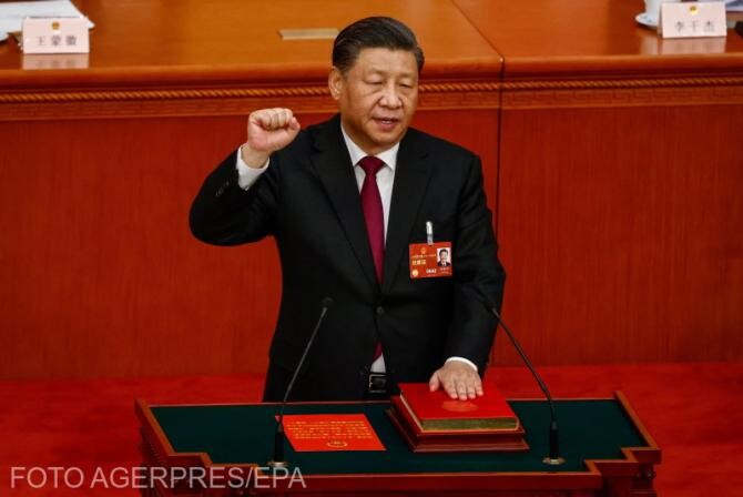 Xi Jinping a   depus un jurământ public de credință față de constituția chineză în cadrul Marii Săli a Poporului.