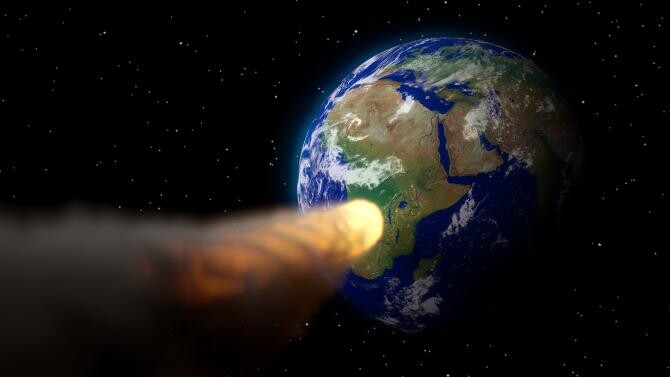 Un asteroid gigantic, mare cât o pisicnă olimpică, ar putea lovi Pământul. Când s-ar putea întâmpla / Foto: Pixabay, de MasterTux