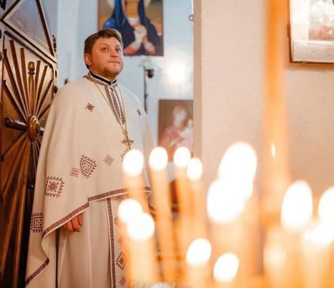 Preotul Cătălin Moroșan, care ar fi consumat o substanță chimică, a murit. Sursa foto: facebook/Mihaela Morosan
