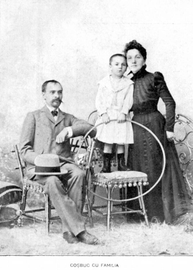 Coşbuc cu familia sursa foto: Wiki Commons, (preluată din revista Luceafărul, nr. martie 1919)