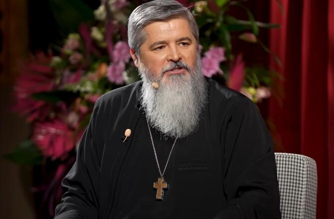 Părintele Vasile Ioana, captură video podcast Fain & Simplu