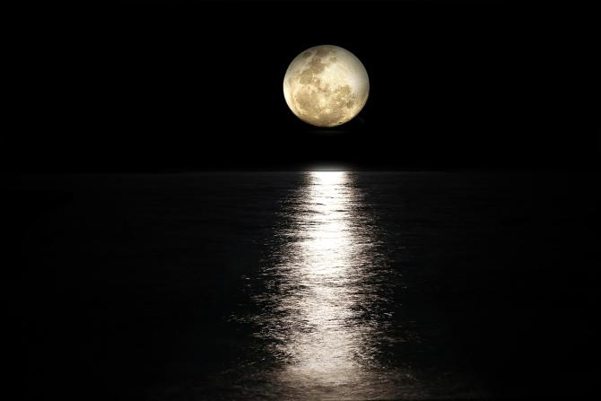 Super luna albastră, un eveniment astral extrem de rar care are loc o dată la 10-20 de ani. Când poate fi văzută / Foto: Pixabay