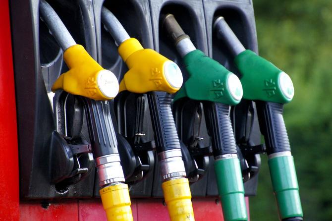 S-au scumpit din nou benzina și motorina. Prețul la pompă, astăzi, 25 septembrie 2023 / Foto: Pixabay