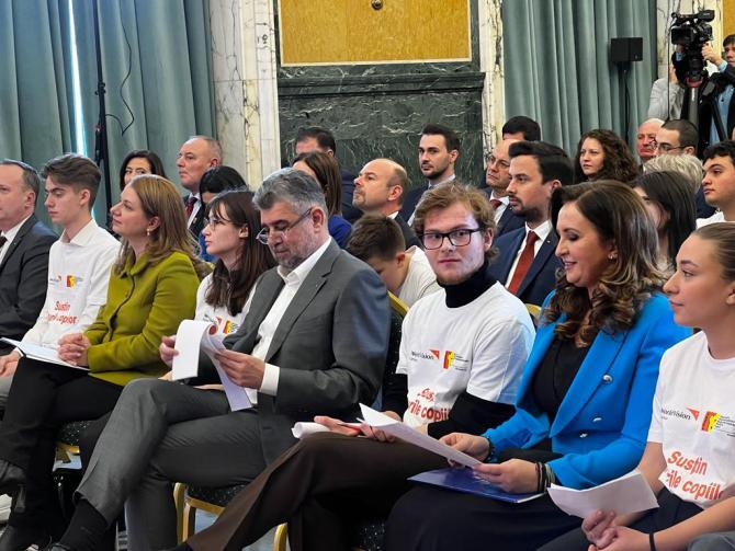 #CopiiVorPuterea. Elevii i-au cerut lui Ciolacu să-i invite la ședințele de Guvern. Foto: World Vision Romania