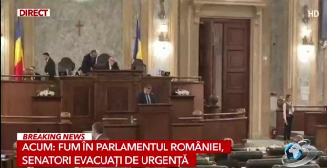 Fum în Parlamentul României. Senatorii, evacuați de urgență / Foto: Captură video Antena 3 CNN