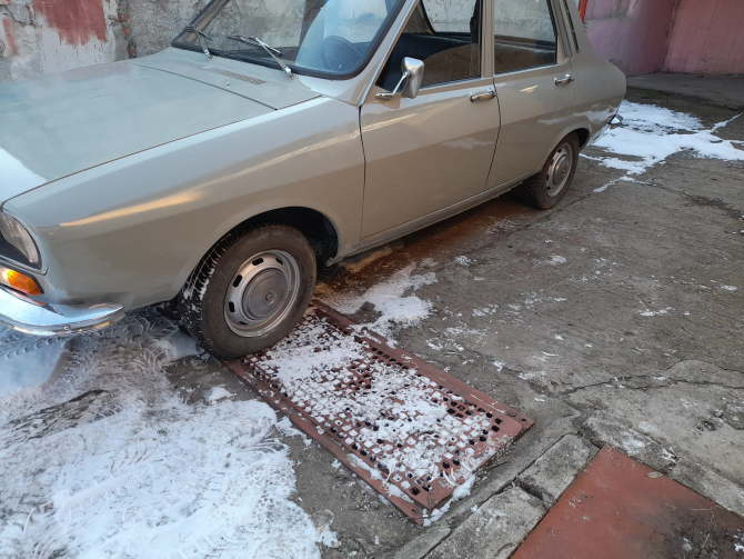 Mașini Românești, Facebook