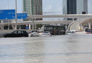 Dubaiul, inundat din cauza intervenției climatice? Ce este tehnica de modificare a vremii 