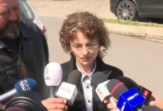 Judecătoarea din dosarul lui Vlad Pascu, autoarea unor gafe intolerabile, mută în fața presei. Tace mâlc