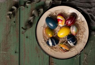 De ce vopsim ouăle de Paște. Tradiții și obiceiuri unice duse mai departe de români